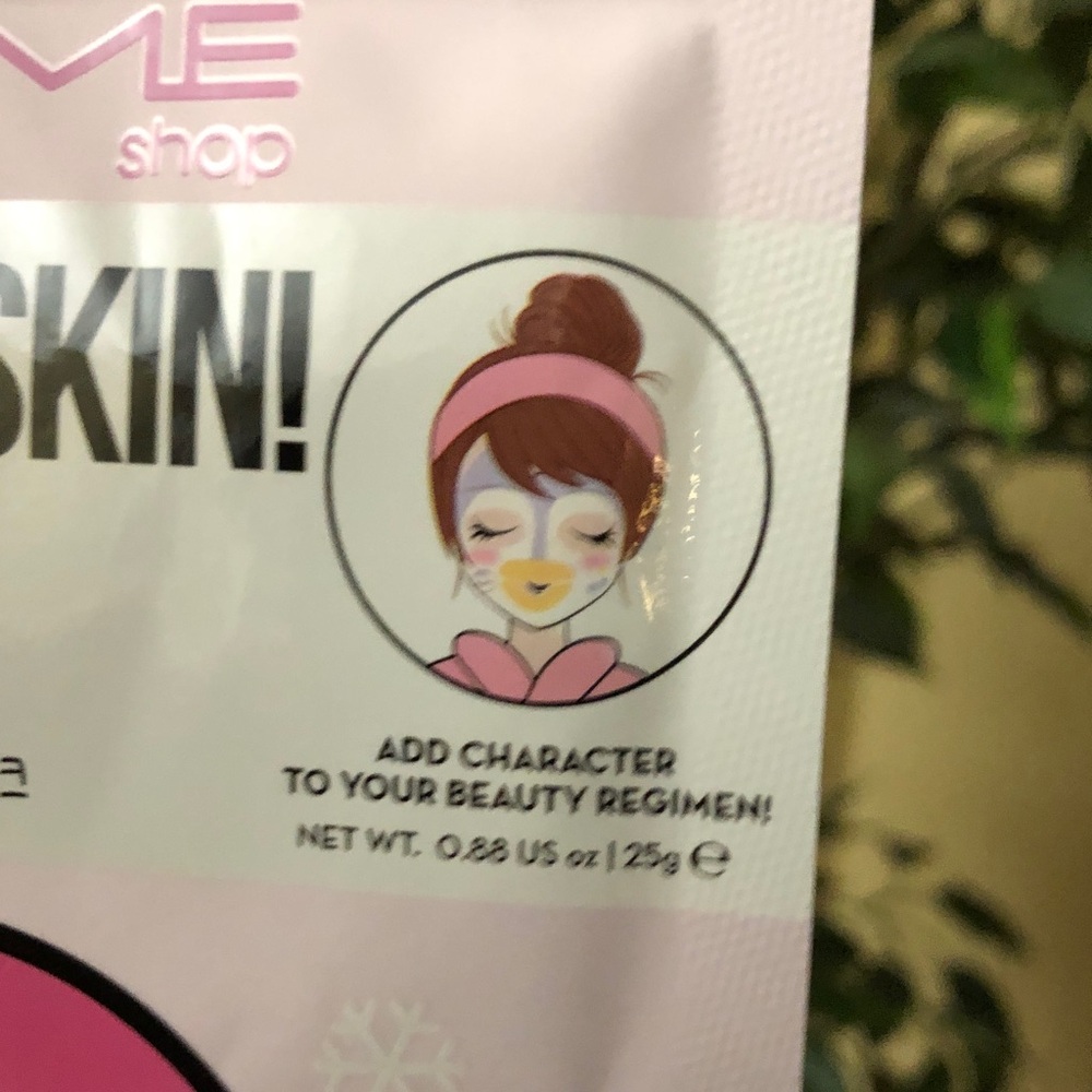 Pink Animated Penguin Face Mask - Hydrating Sheet Mask - Picture 4 of 4